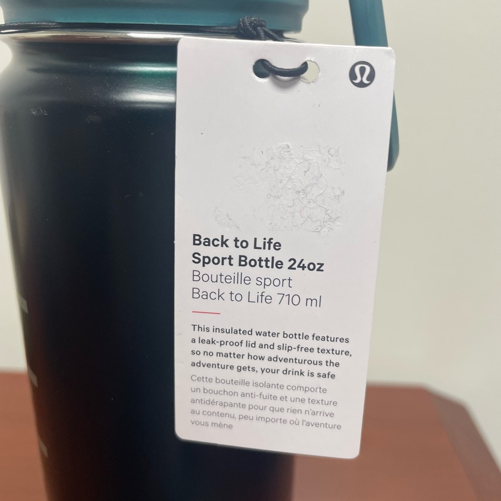 Lululemon Back to life sports bottle 24oz storm teal NWT